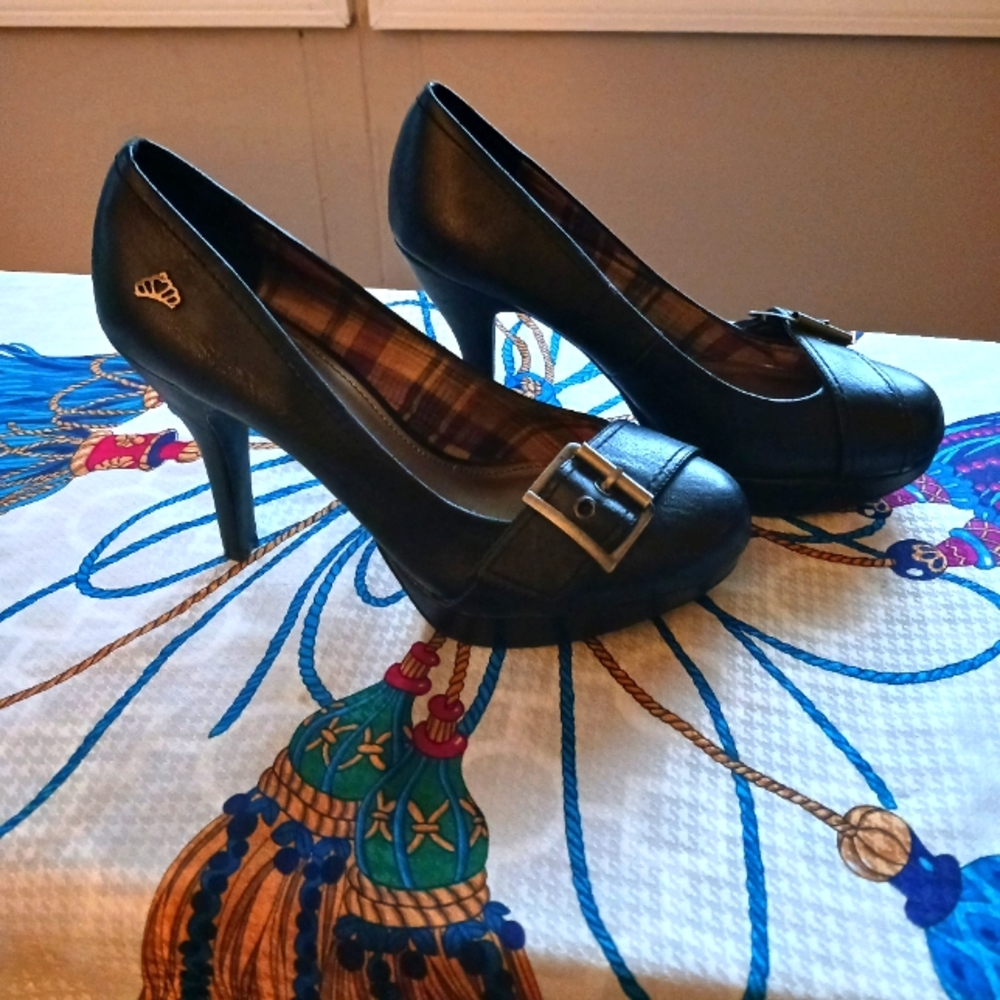 Black Fergalicious by Fergie stilleto heels